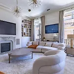 Appartement Avenue Montaigne - Paris Champs Elysees