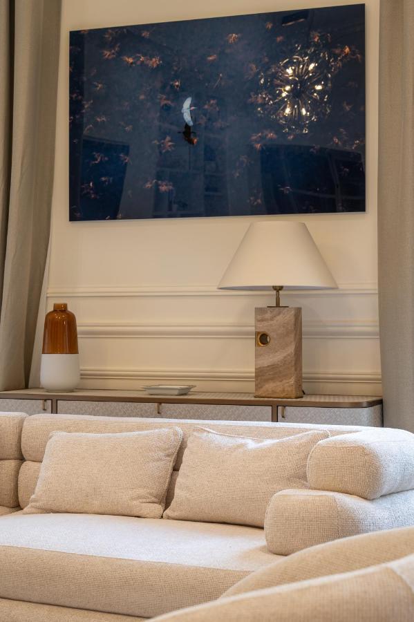 Appartement Avenue Montaigne - Champs Elysees *